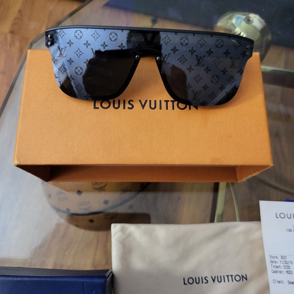 Authentic Louis Vuitton Waimea Sunglasses - Picture 6 of 12